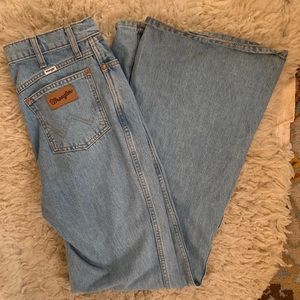 Wrangler wanderer high rise flare